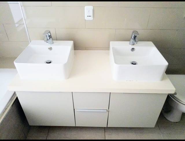 2 BEDROOM APARTMENT FOR SALE IN MENLO PARK